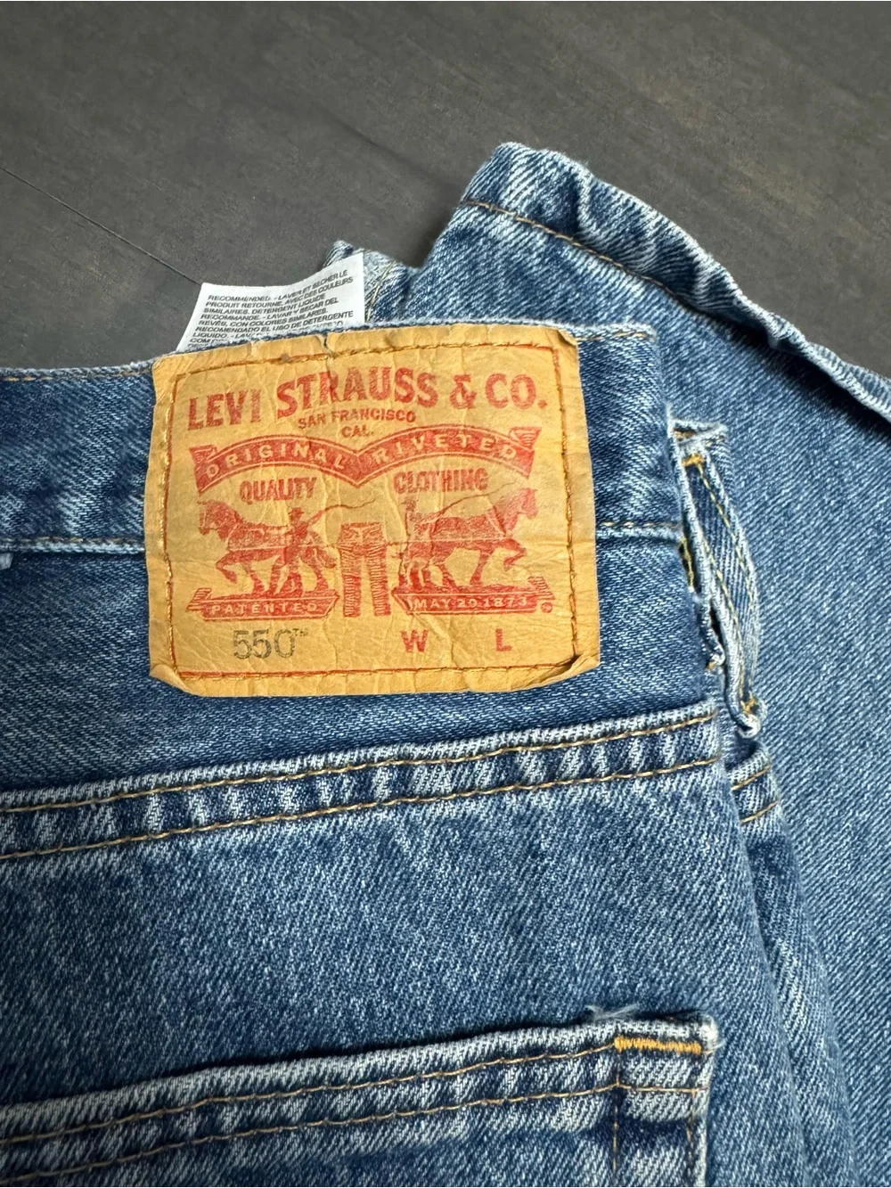 Levi’s 550 Blue Jeans 46 x 30 Med Wash Relaxed Denim Zip fly 5 pocket